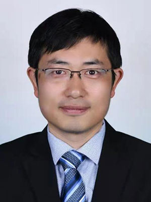 逄宇