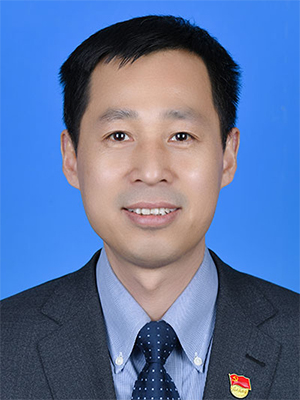 李亮